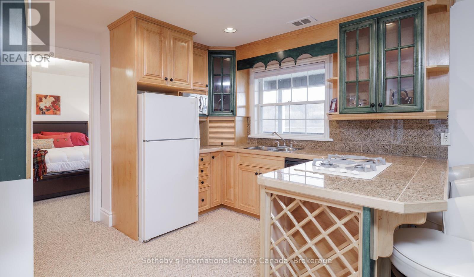 Photo 42 of 427 West Browns Road, Huntsville ON