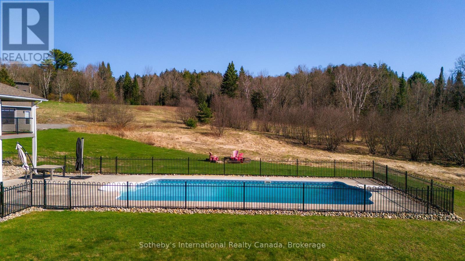 Photo 46 of 427 West Browns Road, Huntsville ON