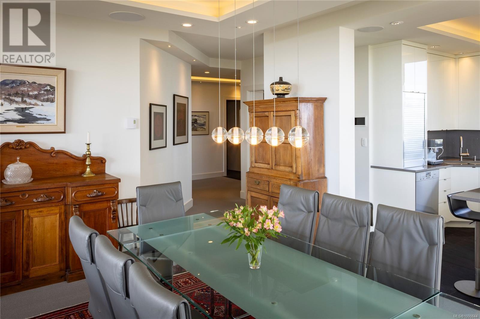 Single Family House for Sale in   Belmont Ave Victoria 