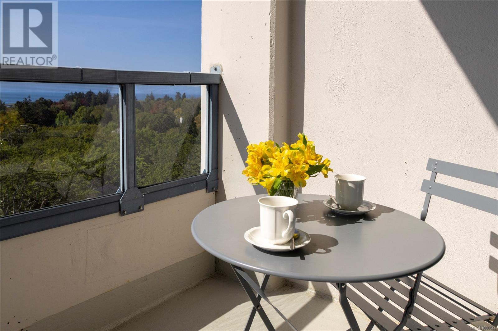 Single Family House for Sale in   Belmont Ave Victoria 