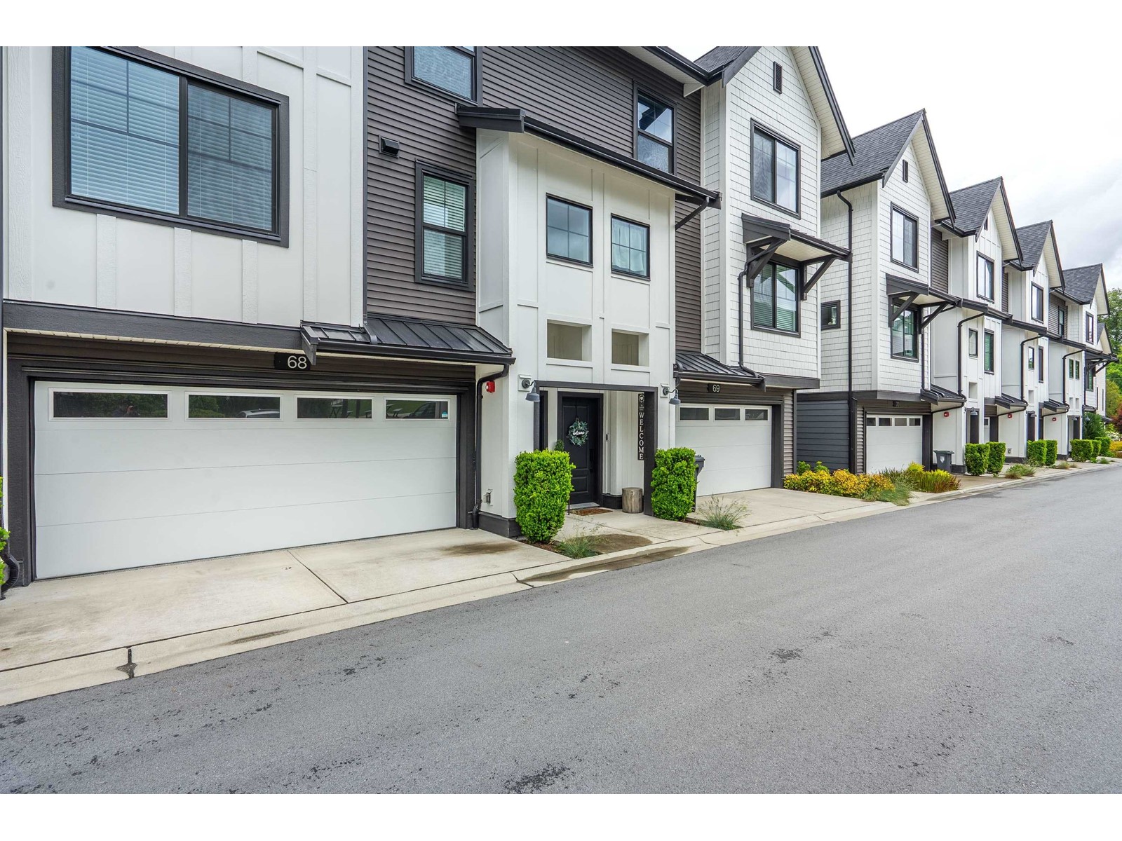 Photo 3 of 68 7967 197 Street, Langley BC