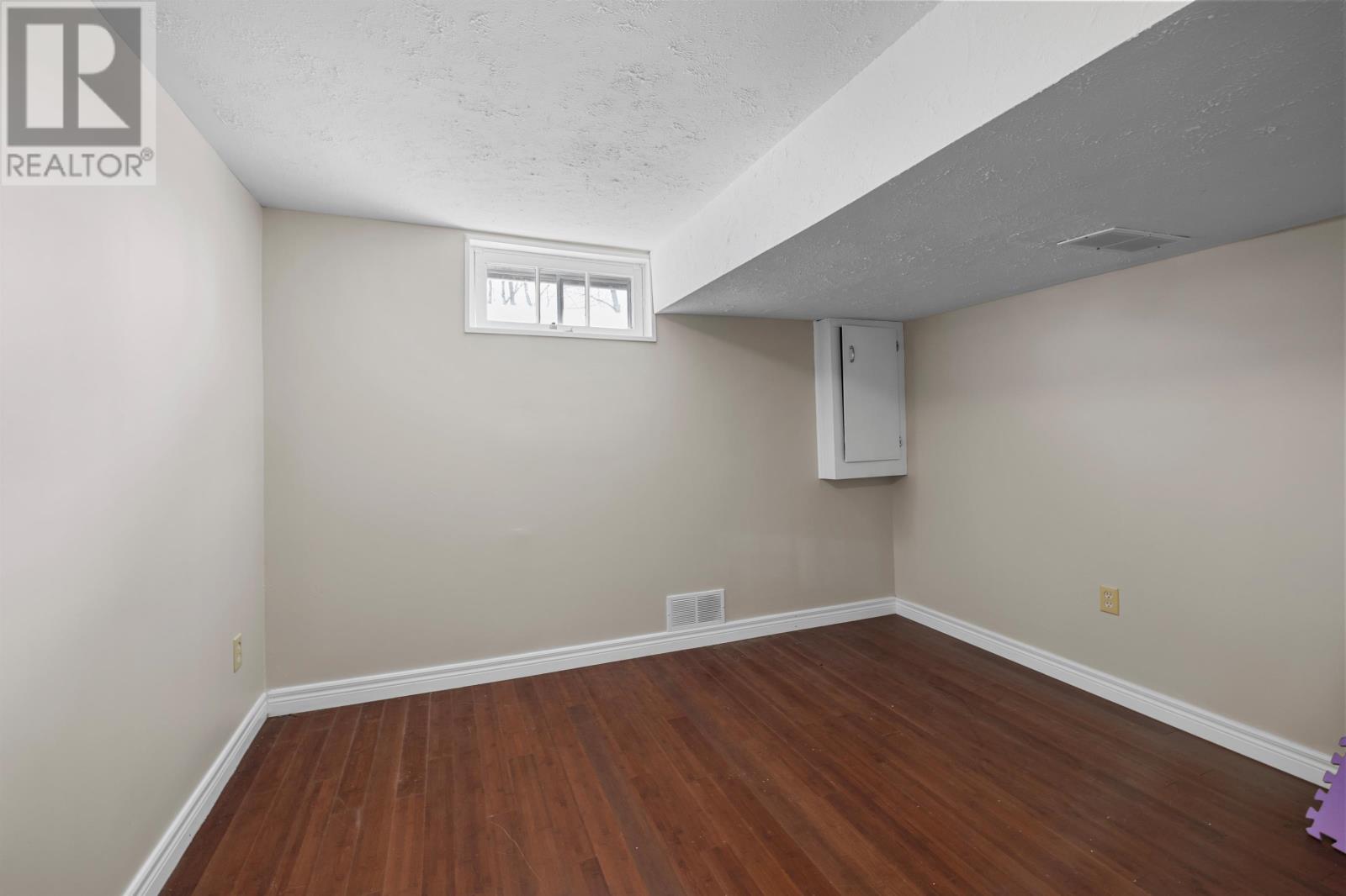 Single Family House Character for Sale in  Brows Lane Sherwood 