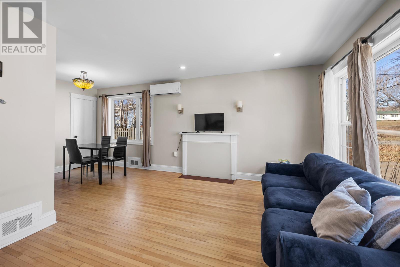 Single Family House Character for Sale in  Brows Lane Sherwood 