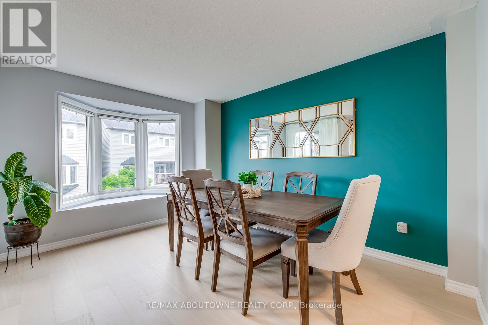 Photo 6 of 58 5090 Fairview Street, Burlington ON