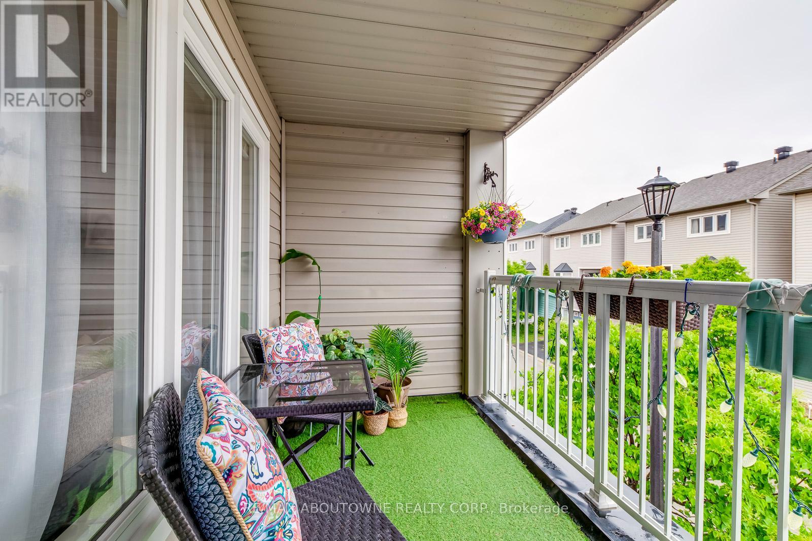 Photo 17 of 58 5090 Fairview Street, Burlington ON
