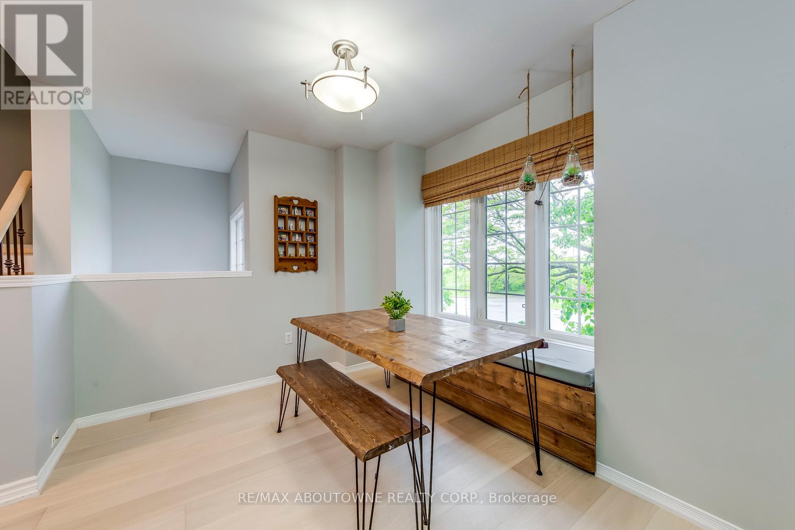Photo 24 of 58 5090 Fairview Street, Burlington ON