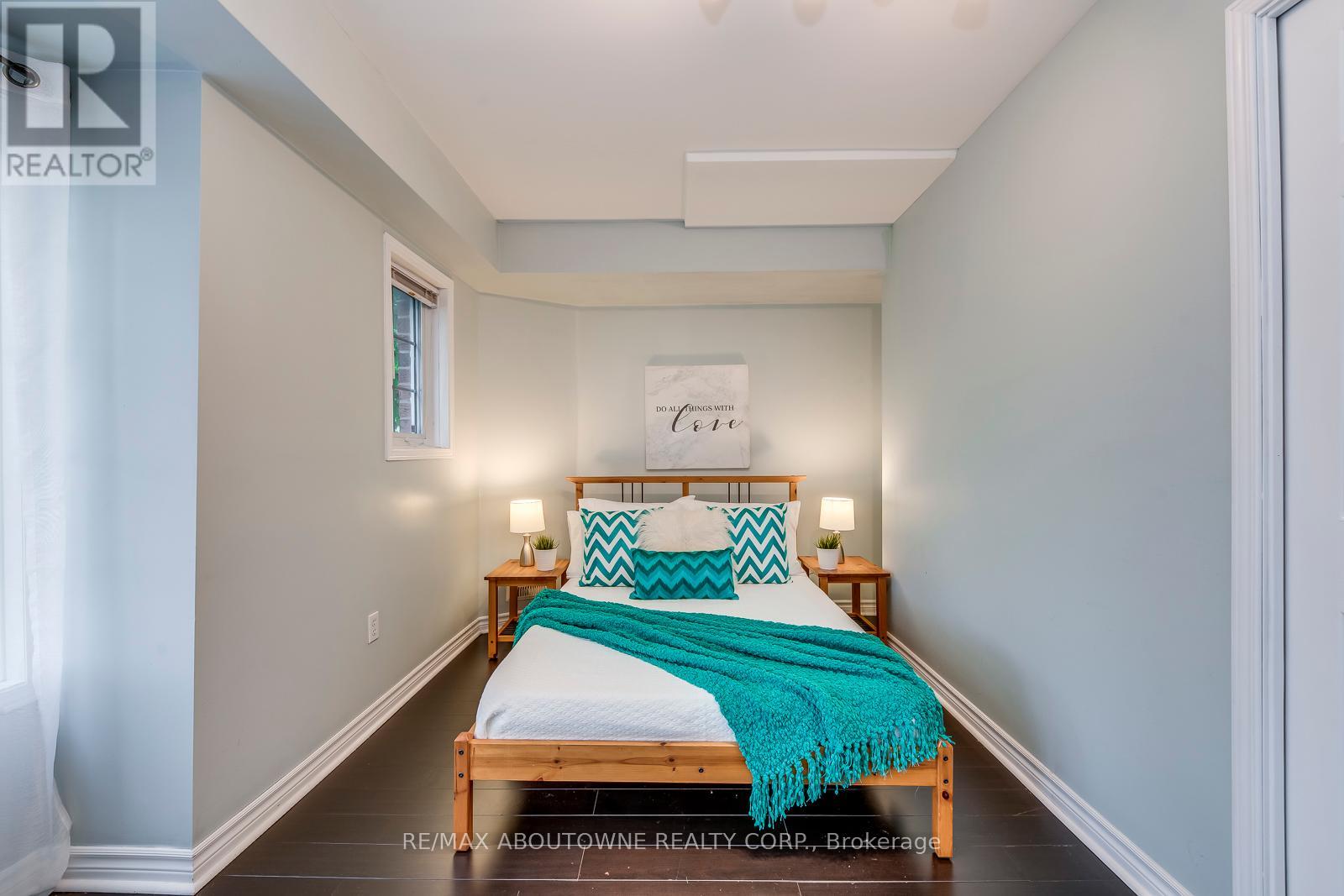 Photo 1 of 58 5090 Fairview Street, Burlington ON