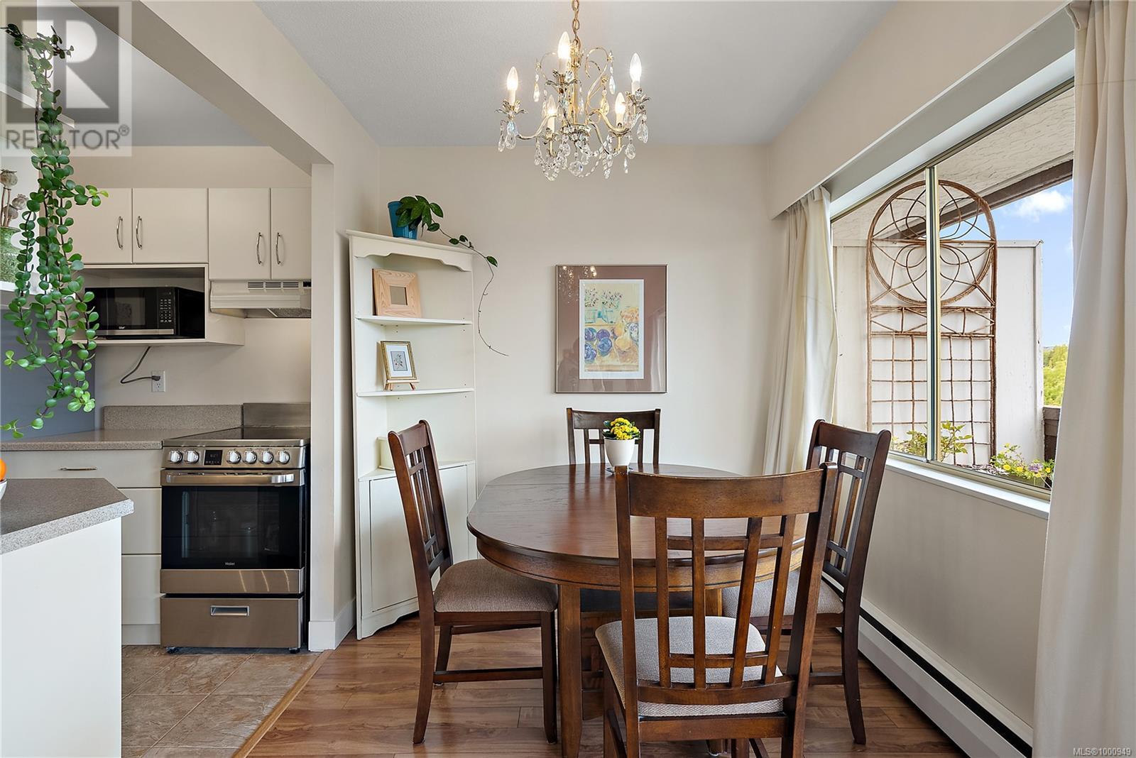 Photo 14 of 324 964 Heywood Ave, Victoria BC
