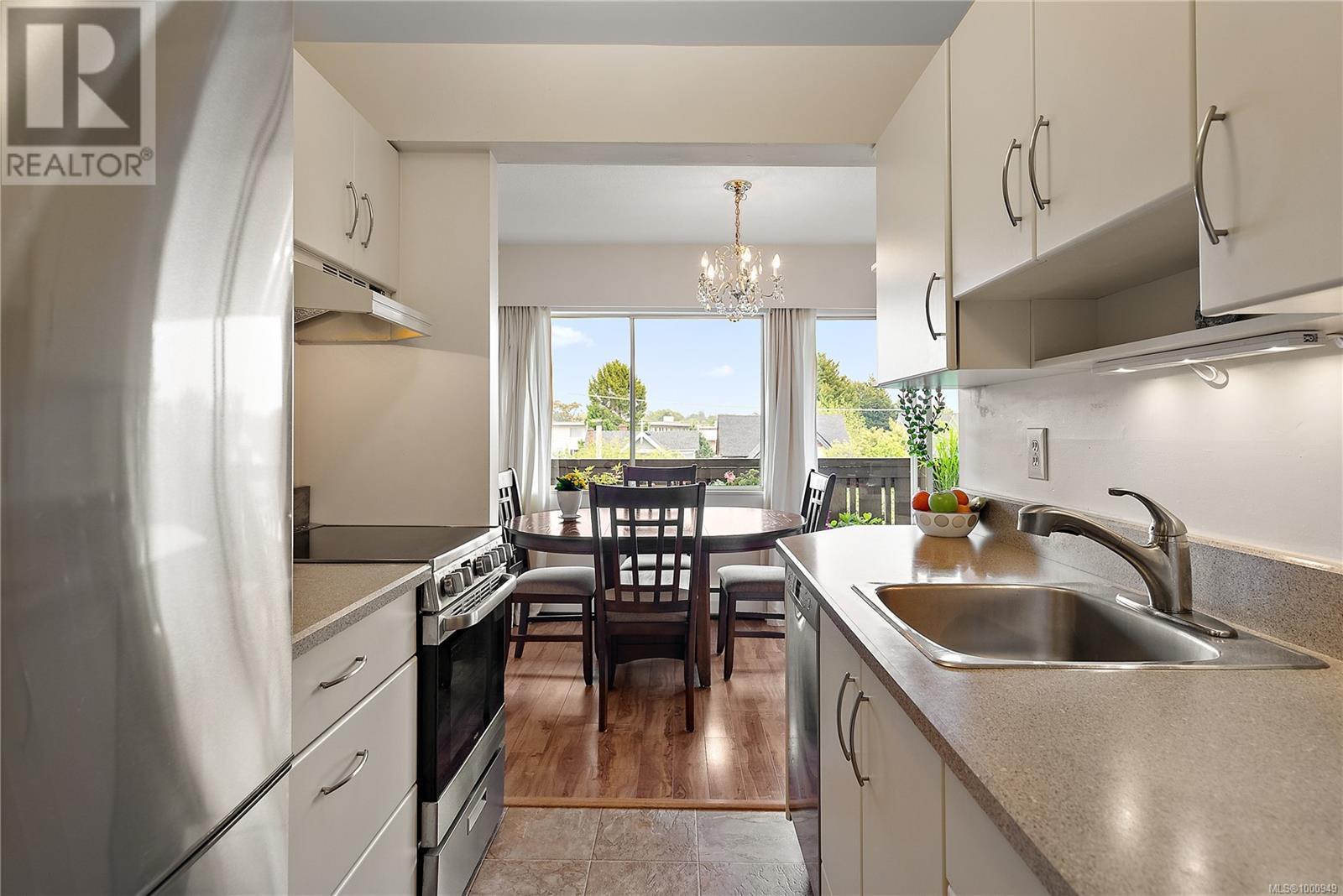 Photo 1 of 324 964 Heywood Ave, Victoria BC