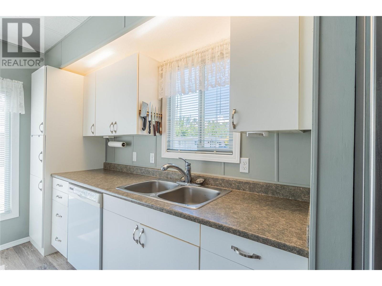 Photo 4 of 2400 Oakdale Way Unit 27, Kamloops BC