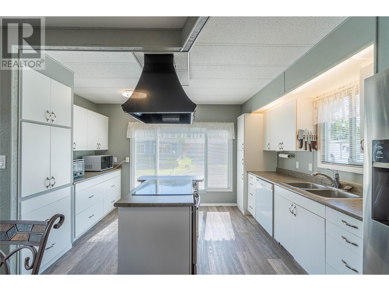 Photo 2 of 2400 Oakdale Way Unit 27, Kamloops BC