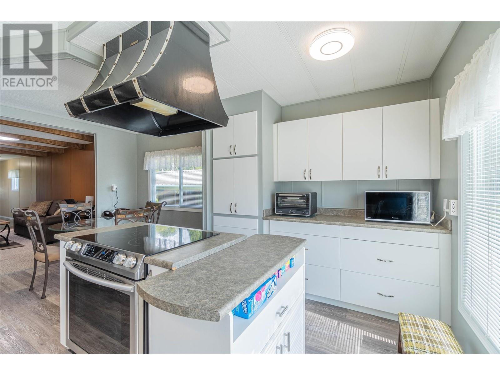 Photo 3 of 2400 Oakdale Way Unit 27, Kamloops BC