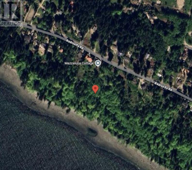 7985 REDROOFFS ROAD, Halfmoon Bay