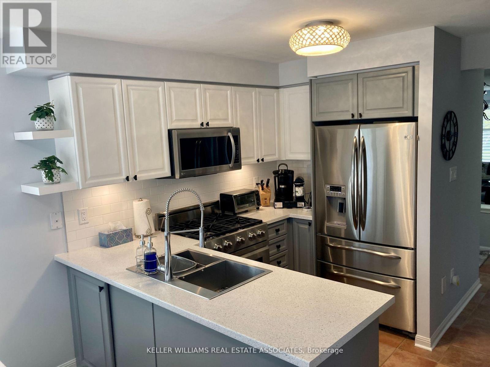 Photo 13 of 1291 Glenayr Gate, Oakville ON