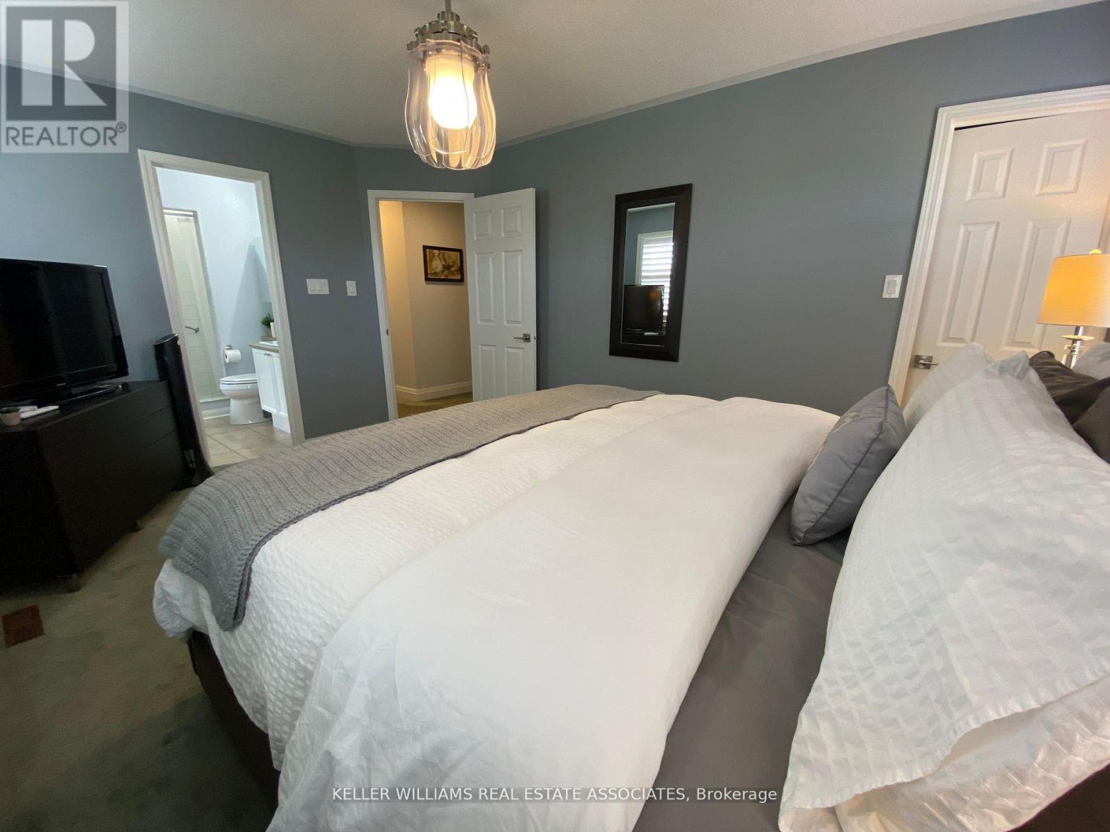 Photo 22 of 1291 Glenayr Gate, Oakville ON