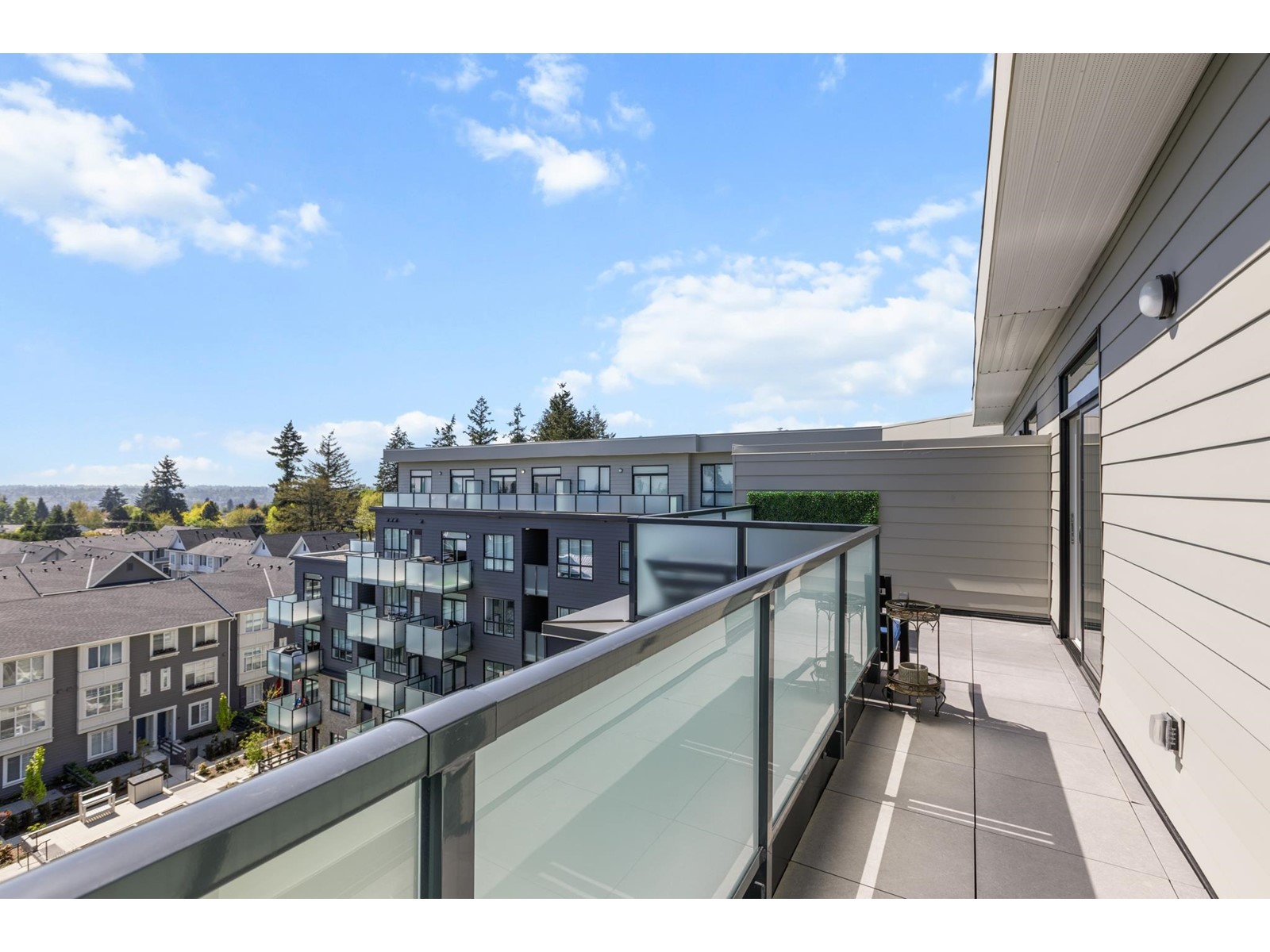 Photo 10 of 622 15738 85 Avenue, Surrey BC
