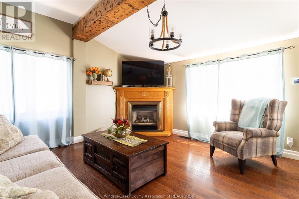 Photo 9 of 49 Riverview, Lasalle ON