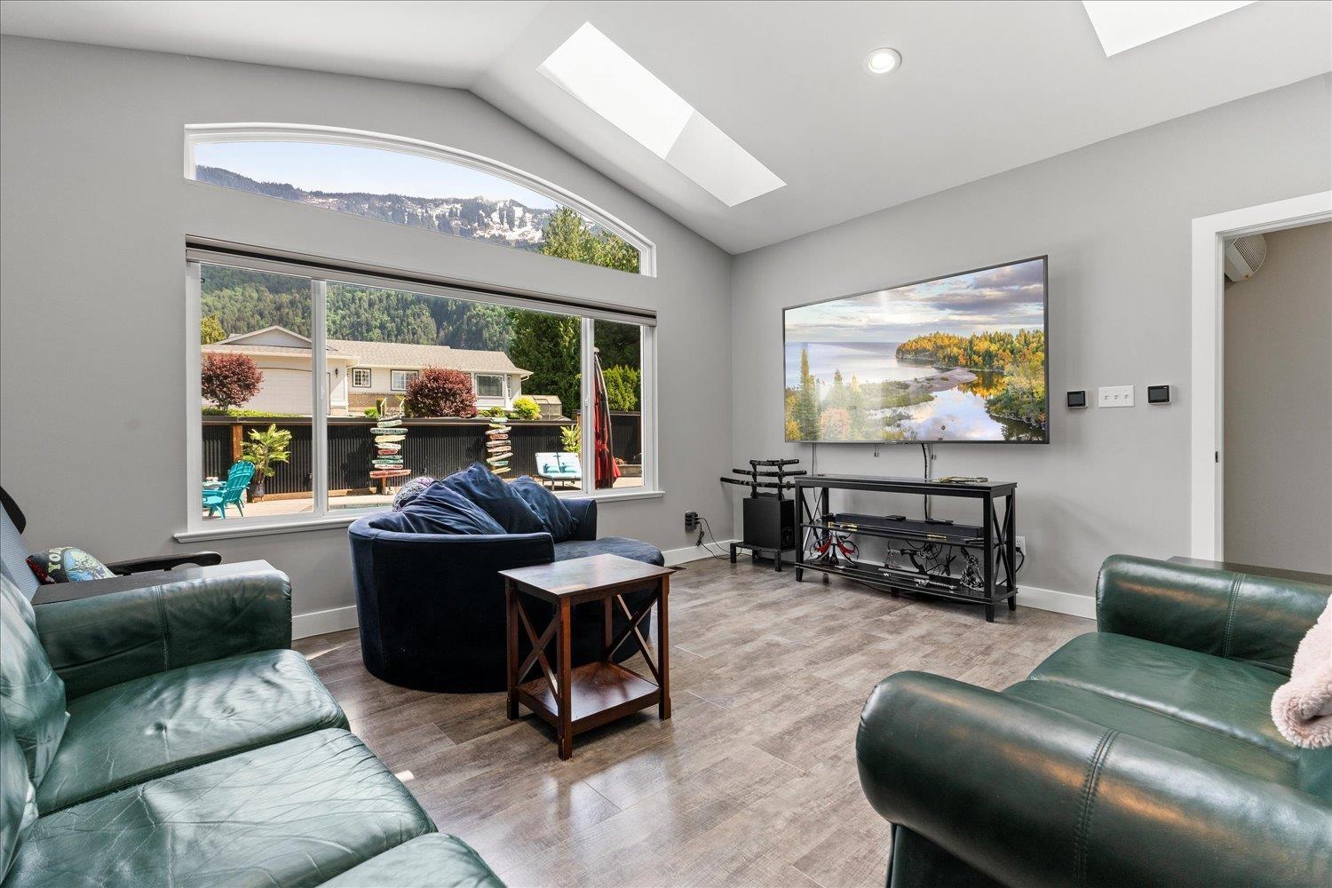 4 10200 GRAY ROAD, Popkum, Rosedale