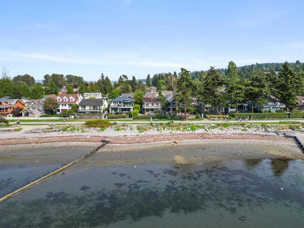 Photo 2 of 2824 Ohara Lane, Surrey BC