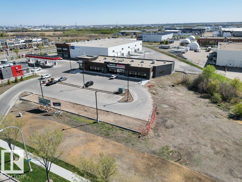 Photo 7 of 4905 Roper Rd Nw, Edmonton AB
