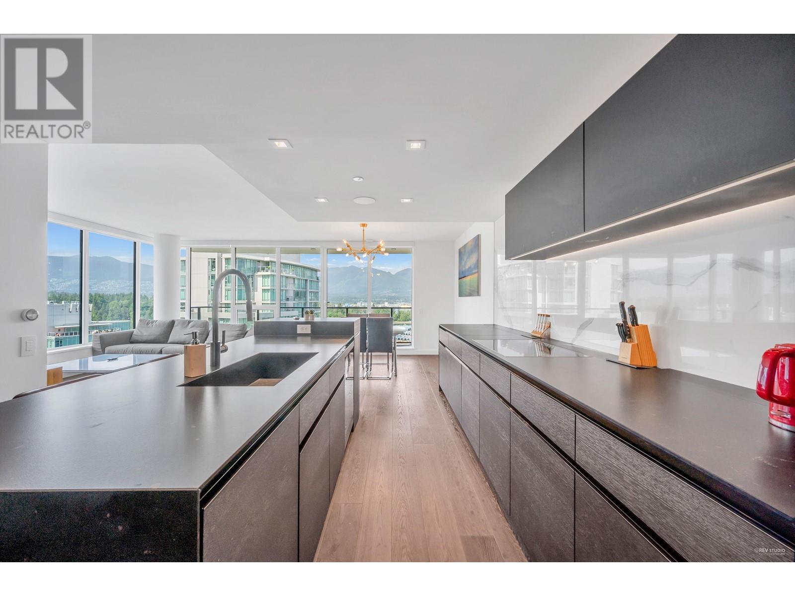 Photo 11 of 2001 620 Cardero Street, Vancouver BC