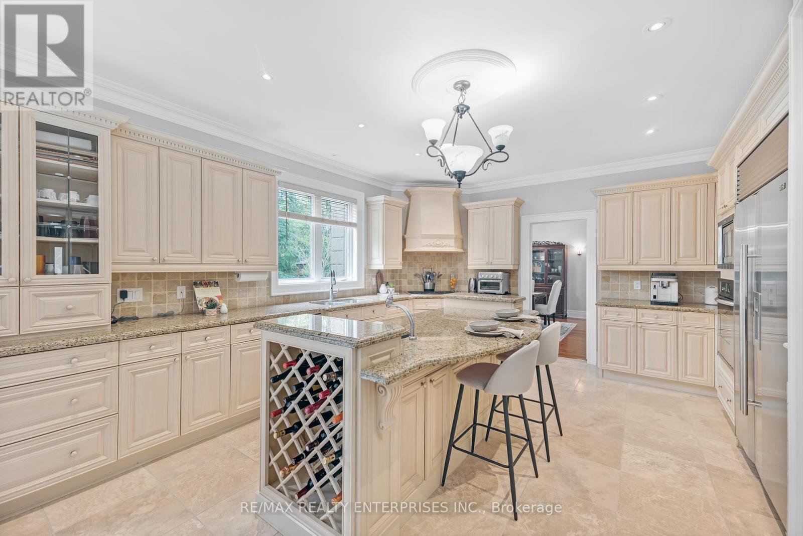 Photo 15 of 2162 Parker Drive, Mississauga ON
