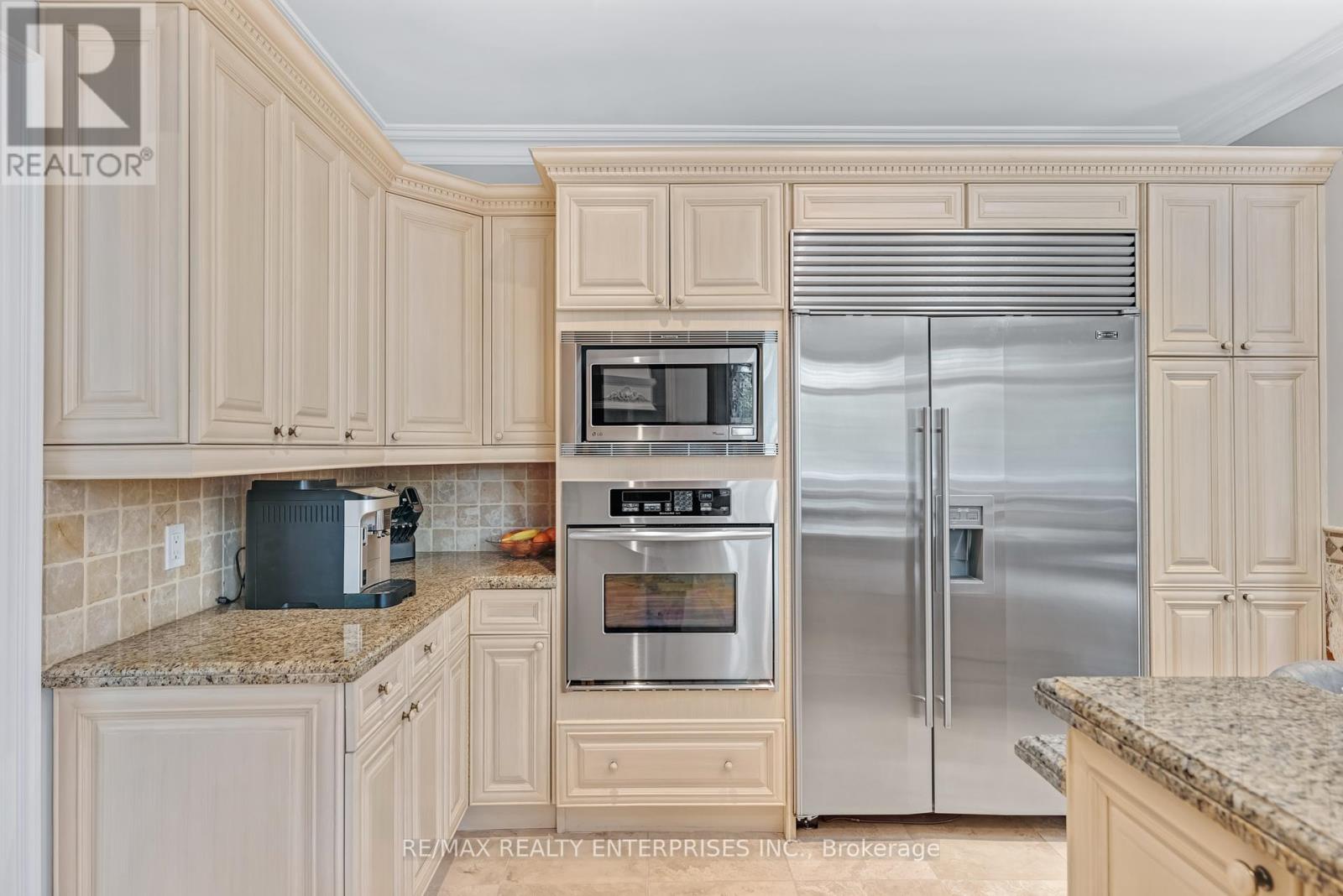 Photo 17 of 2162 Parker Drive, Mississauga ON