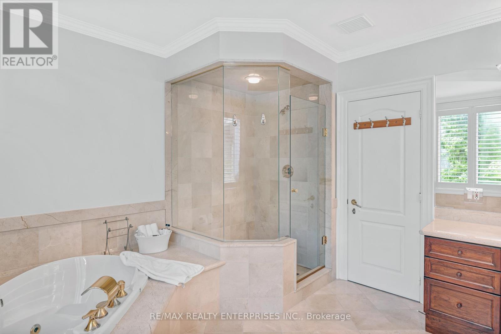 Photo 28 of 2162 Parker Drive, Mississauga ON