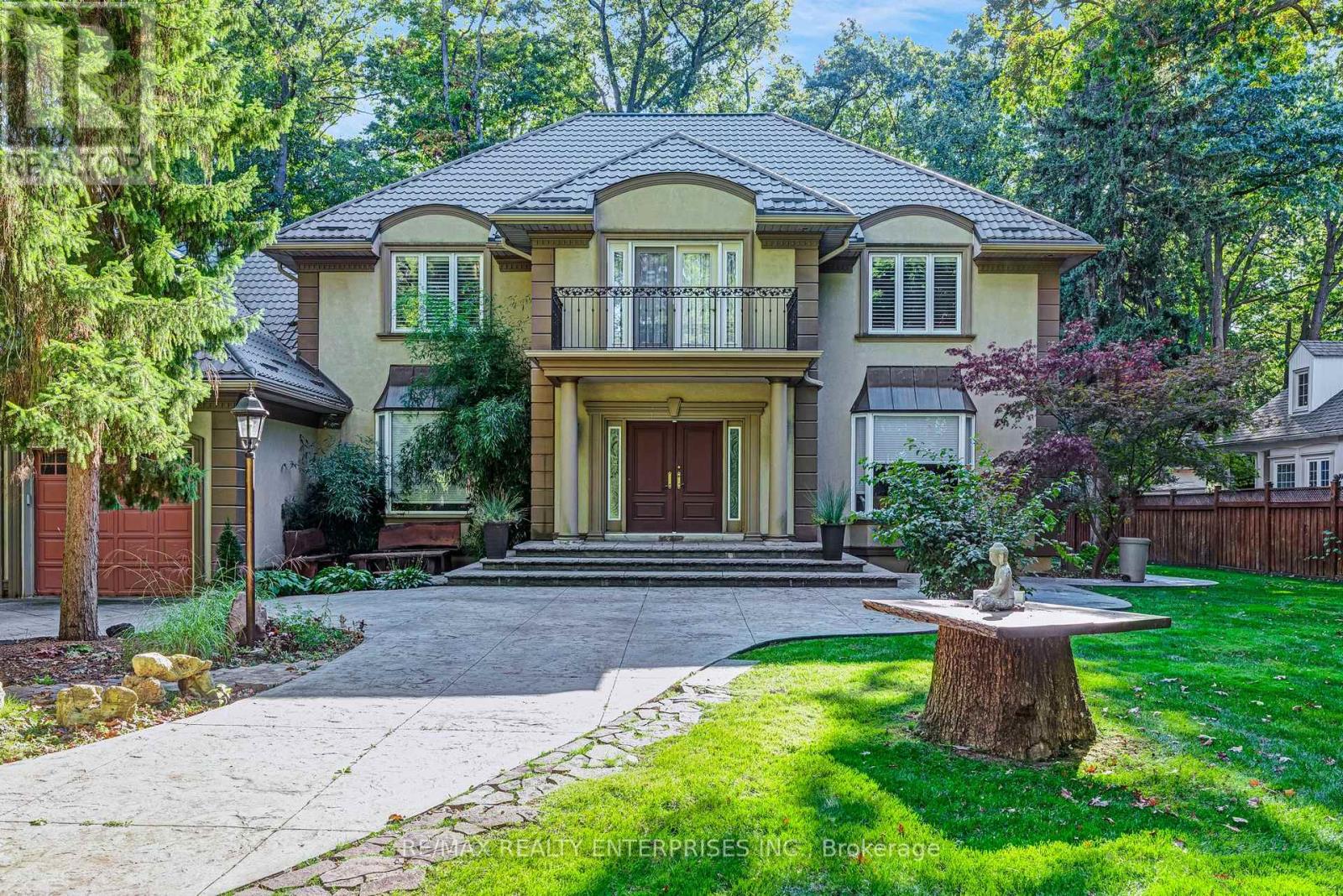 Photo 3 of 2162 Parker Drive, Mississauga ON
