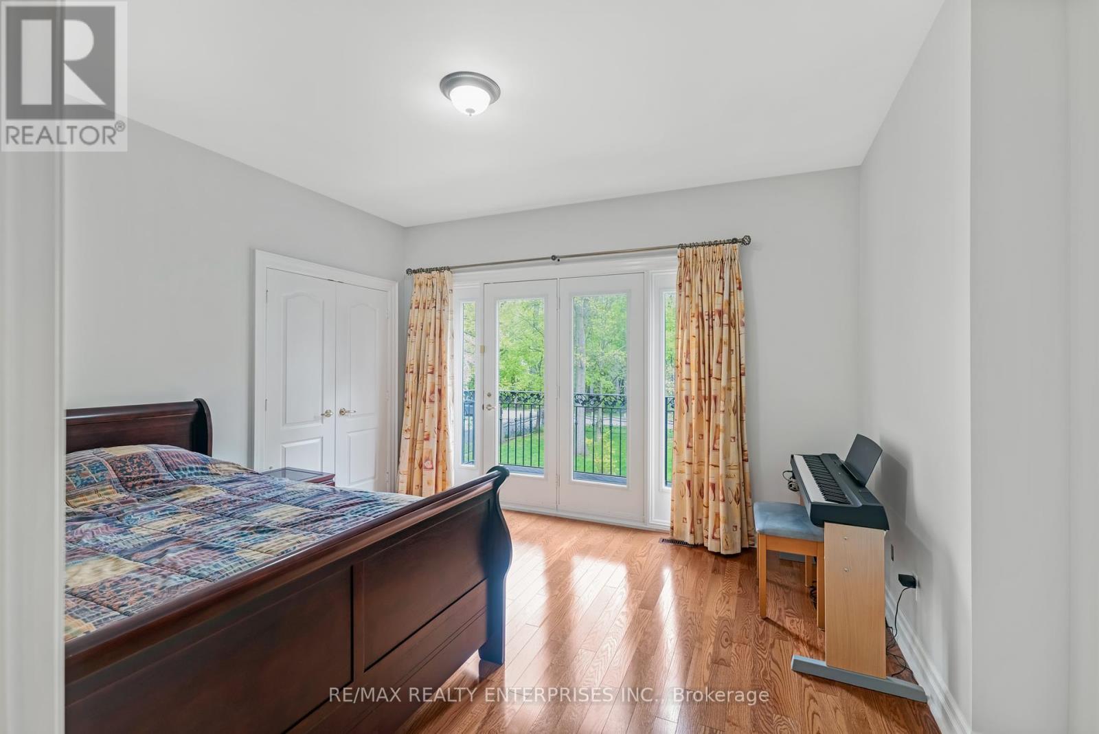 Photo 32 of 2162 Parker Drive, Mississauga ON