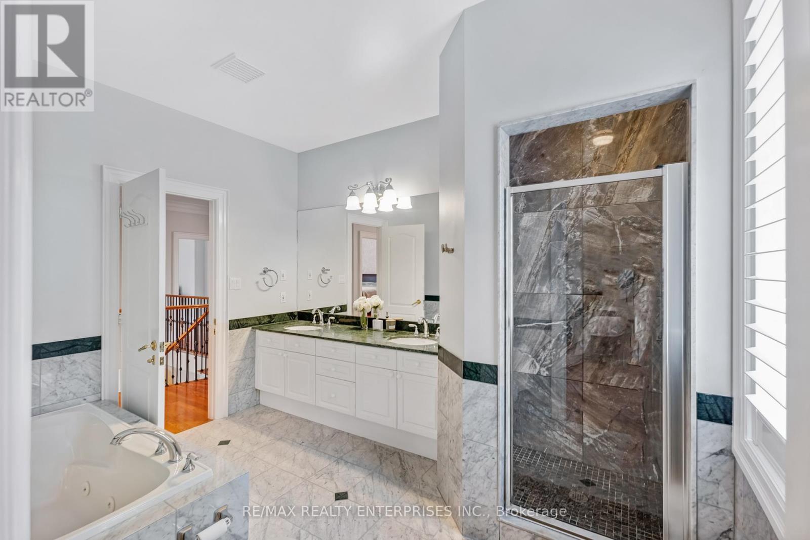 Photo 33 of 2162 Parker Drive, Mississauga ON