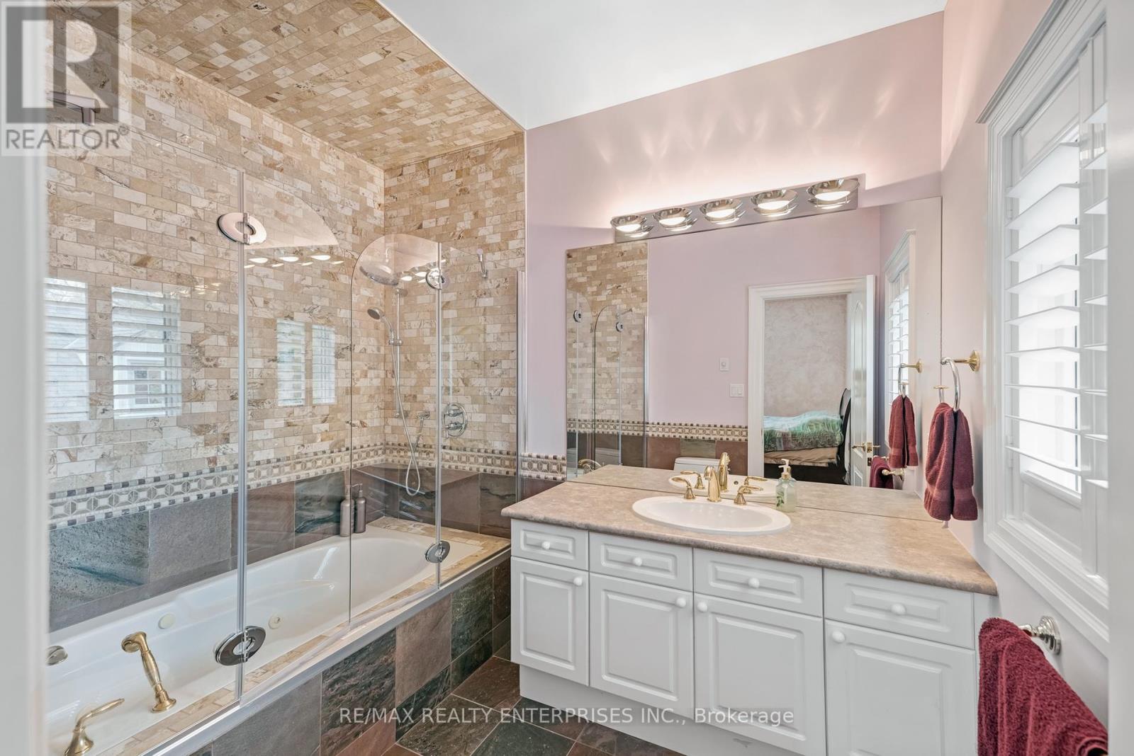 Photo 34 of 2162 Parker Drive, Mississauga ON