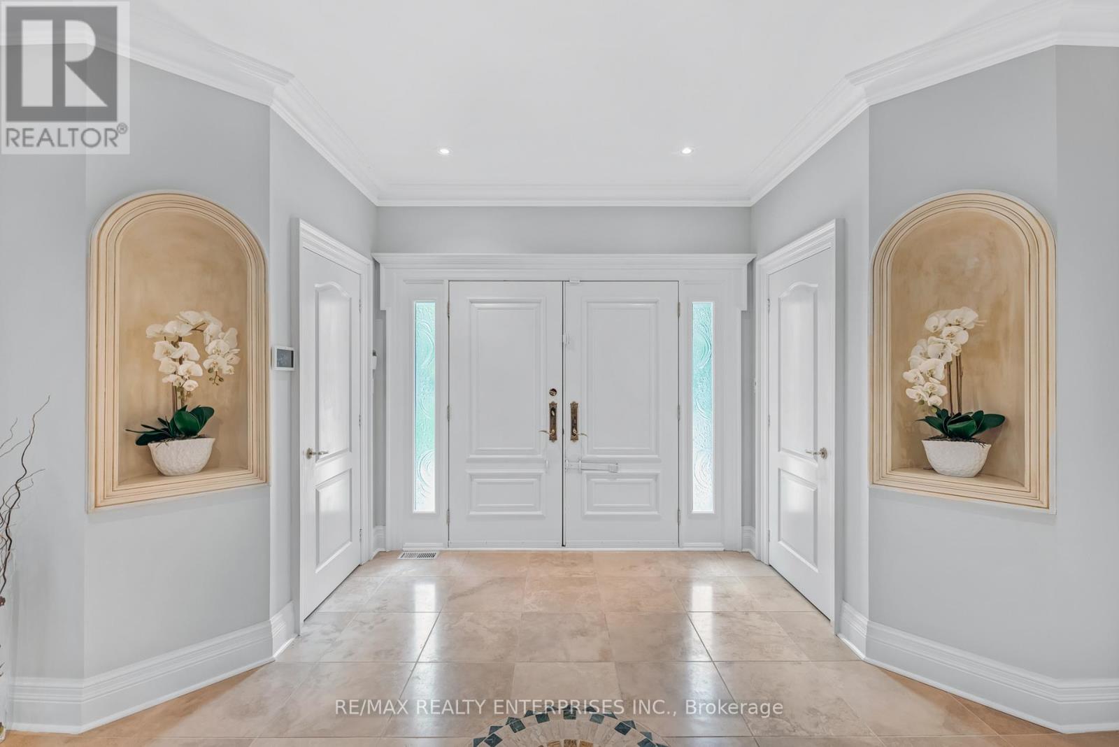 Photo 8 of 2162 Parker Drive, Mississauga ON