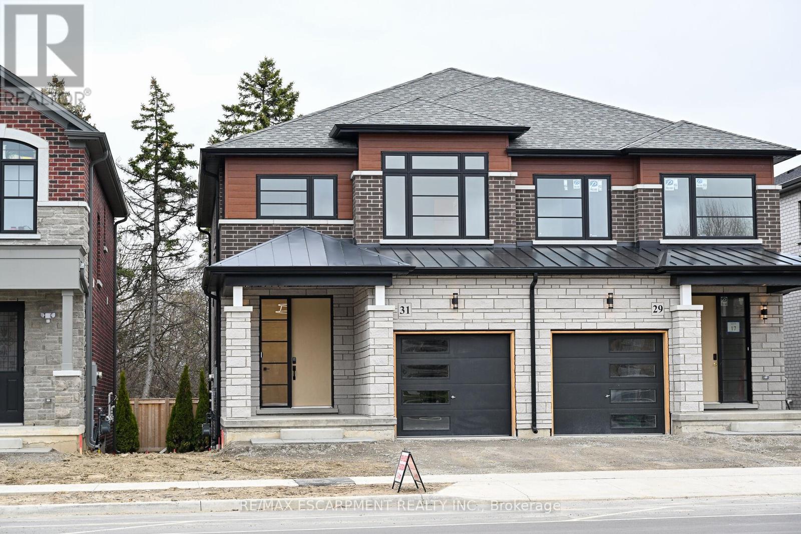 Photo 48 of 31 Kingfisher Drive, Hamilton ON