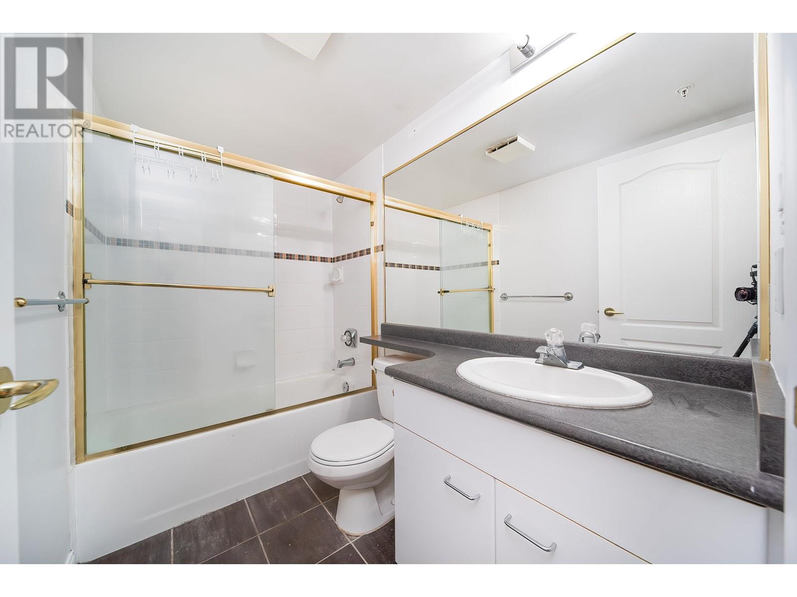 #1001-7380 ELMBRIDGE Way, Richmond