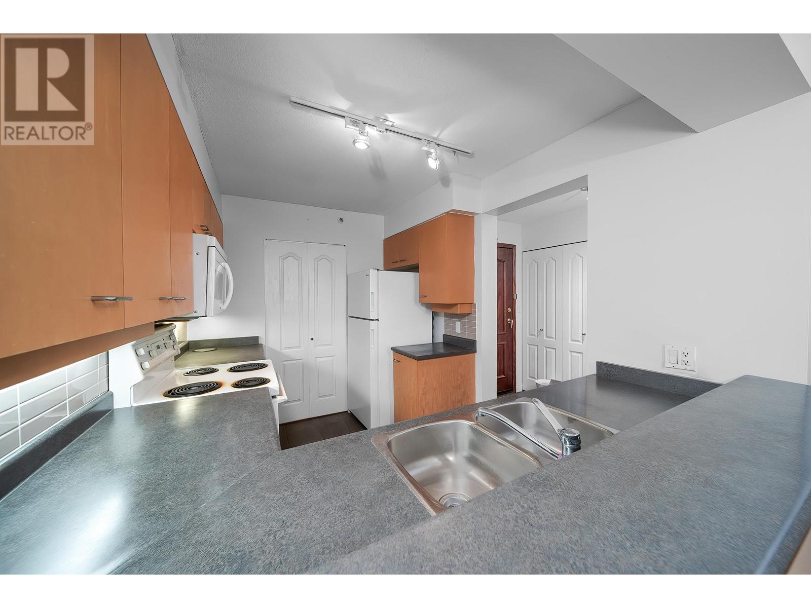 #1001-7380 ELMBRIDGE Way, Richmond