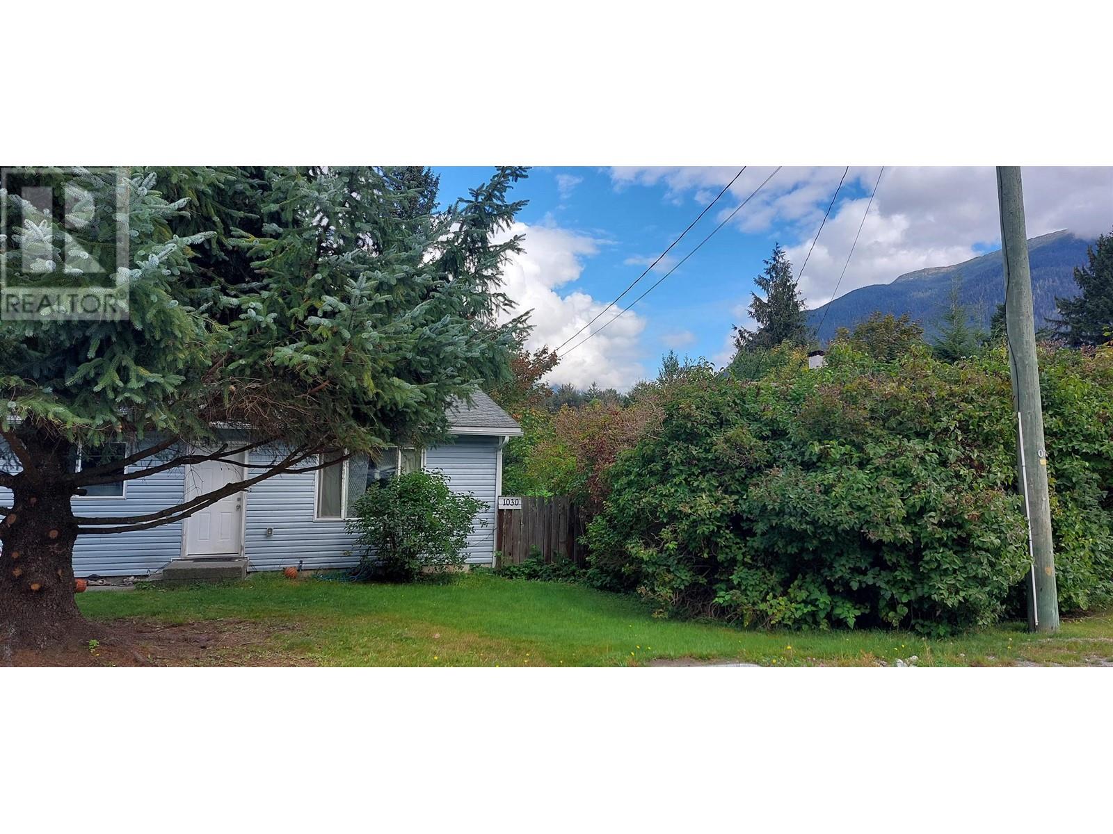 1030 ELCHO STREET, Bella Coola