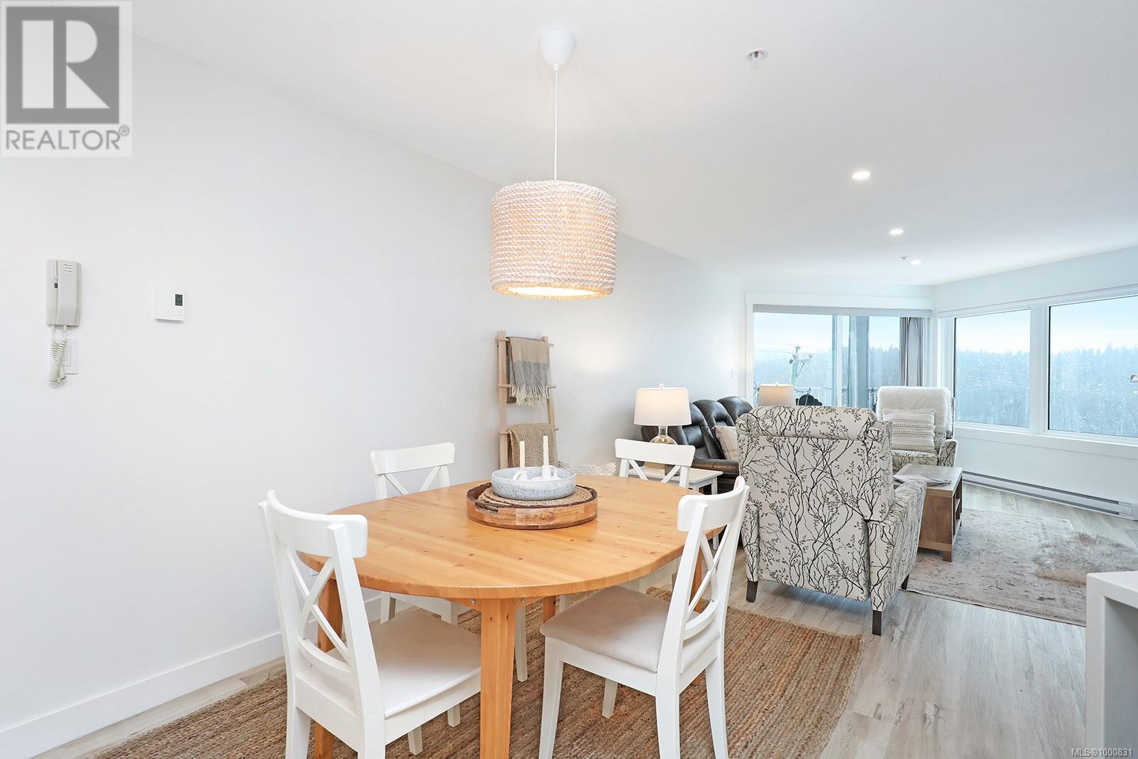 212 1320 Henry Rd, Courtenay