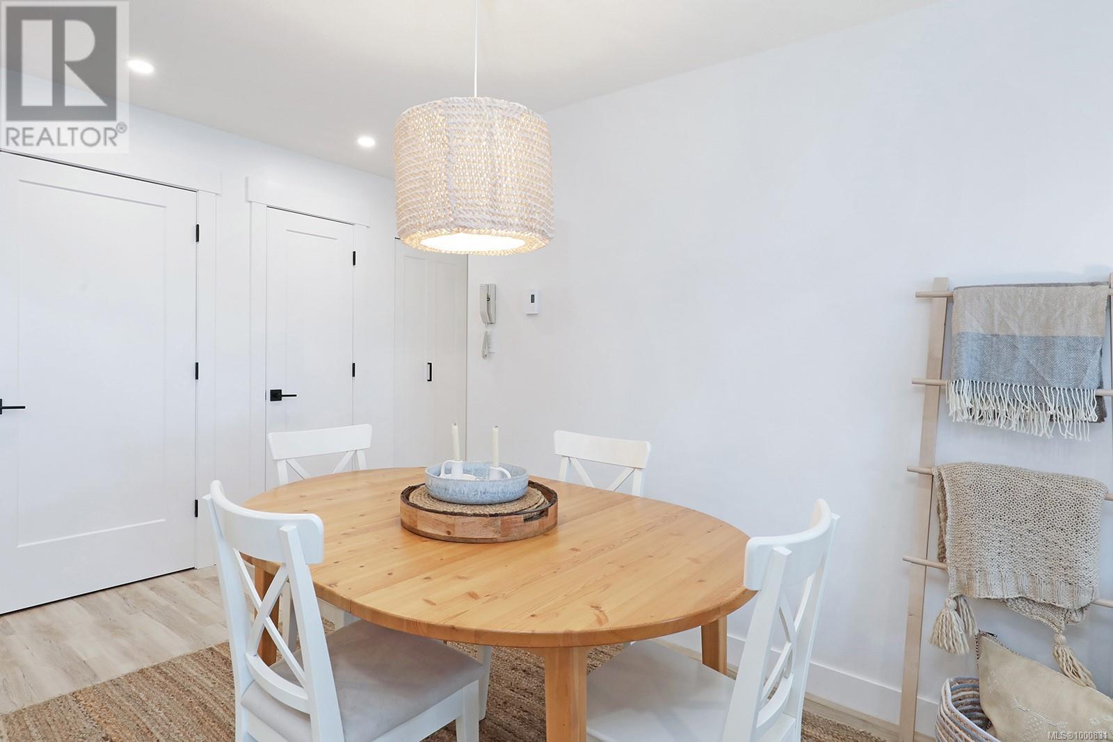 212 1320 Henry Rd, Courtenay