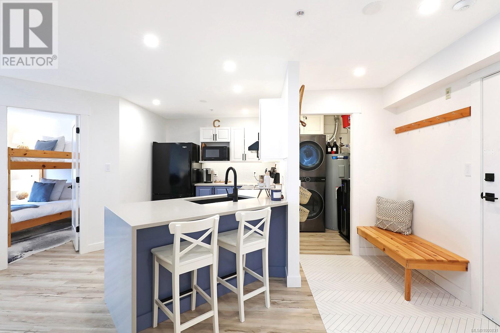 212 1320 Henry Rd, Courtenay