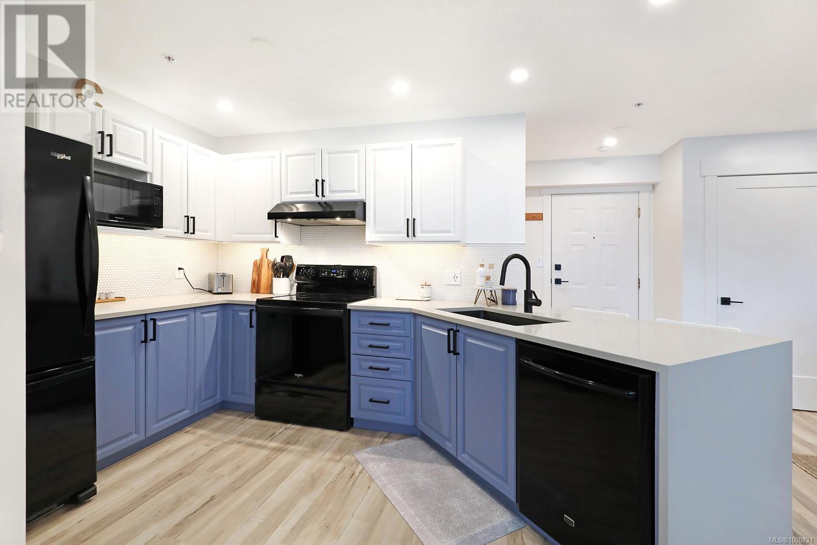 212 1320 Henry Rd, Courtenay