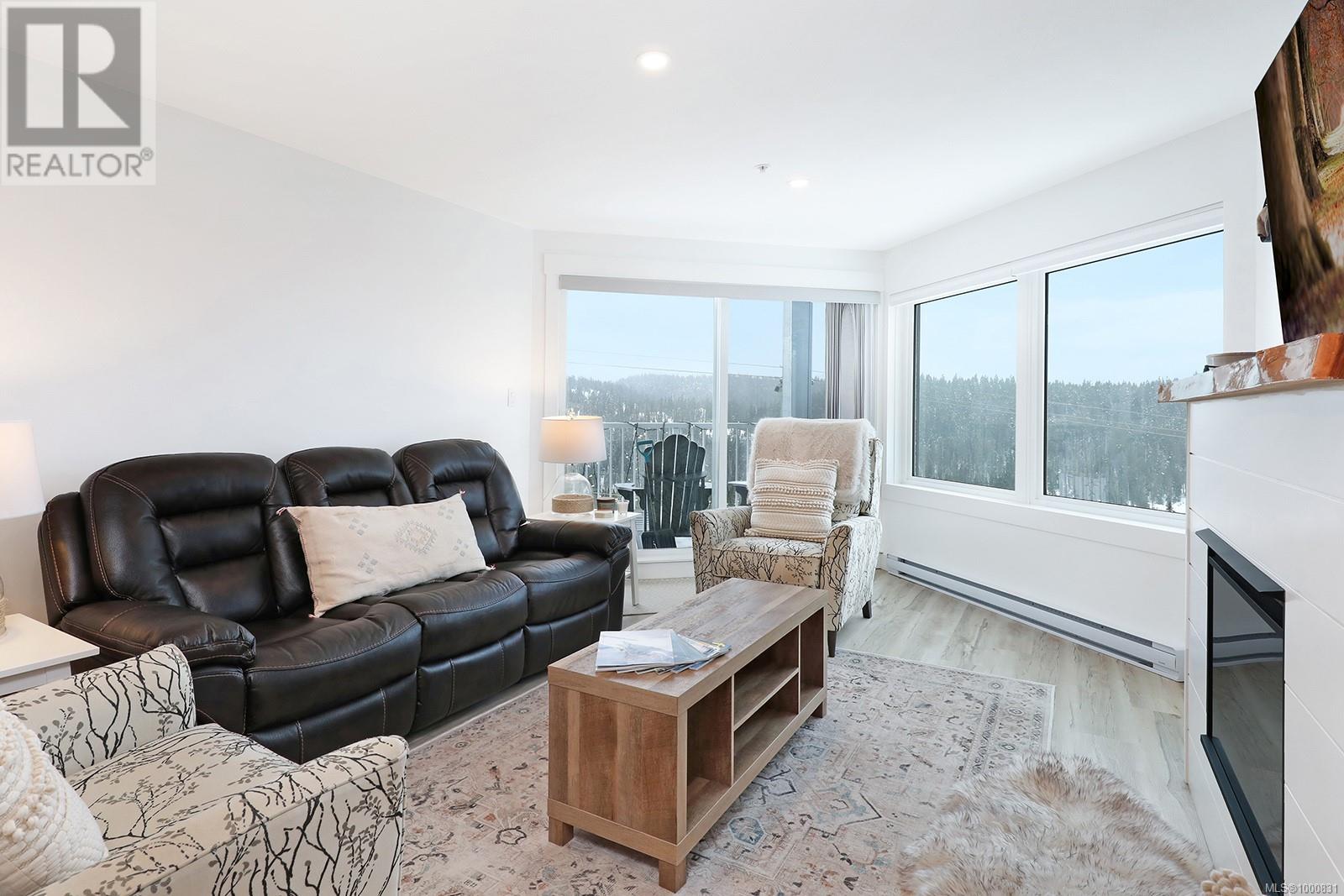 212 1320 Henry Rd, Courtenay