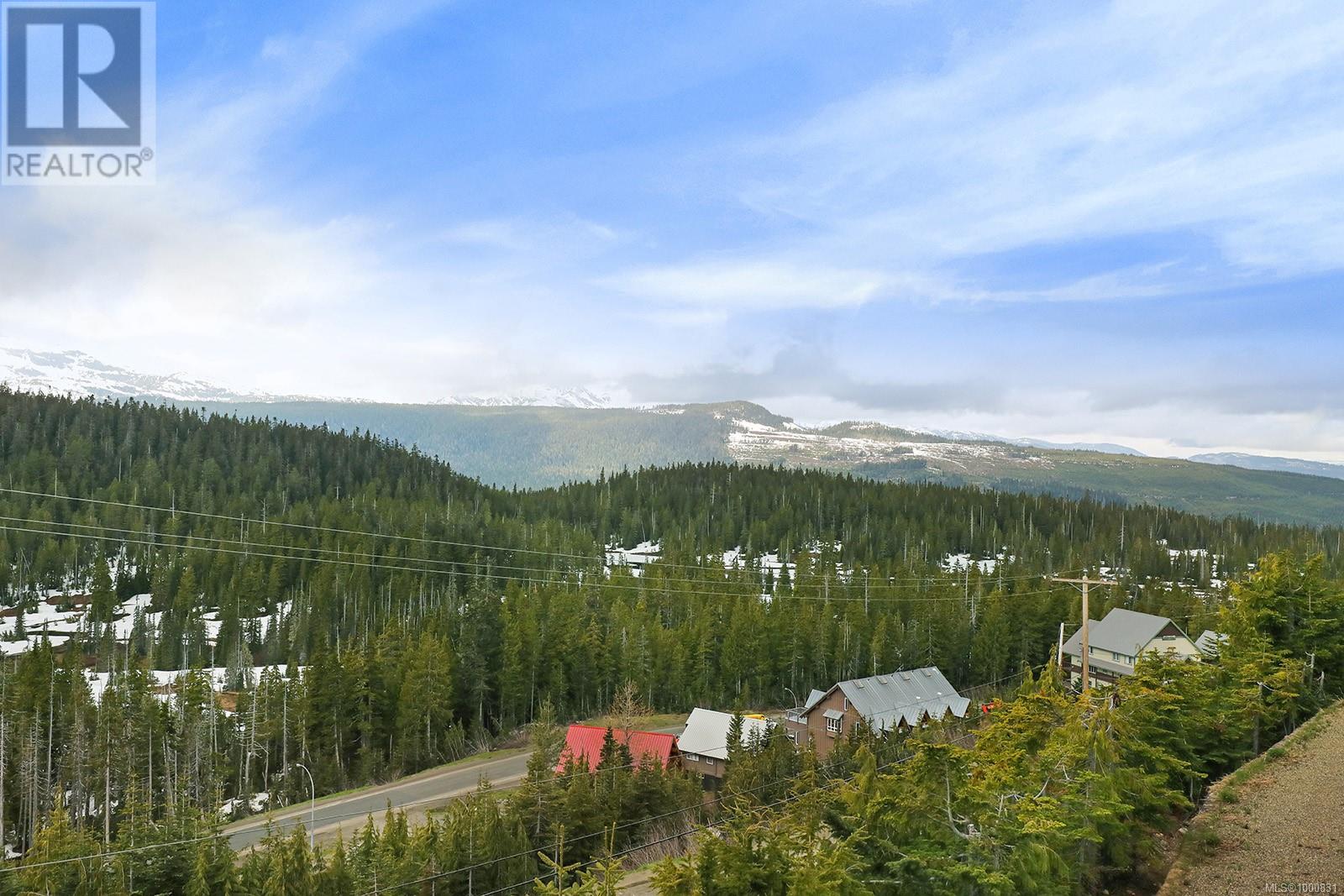 212 1320 Henry Rd, Courtenay