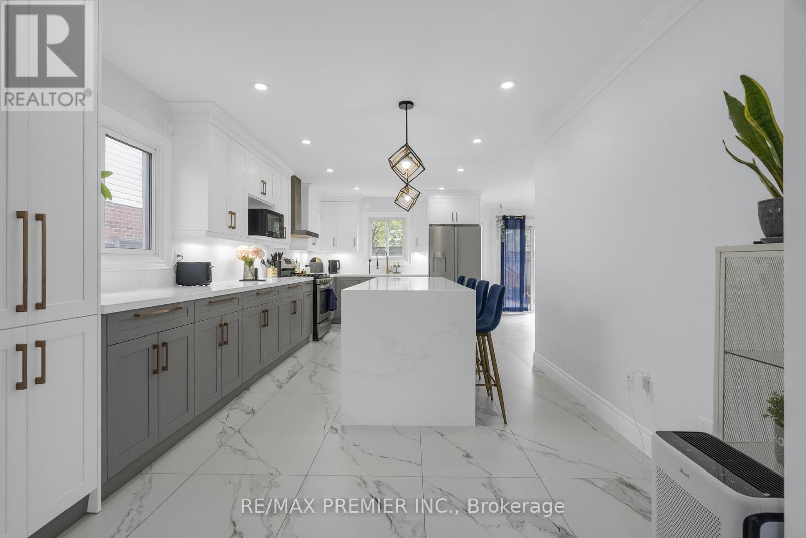Photo 46 of 59 Glenabbey Drive, Clarington ON