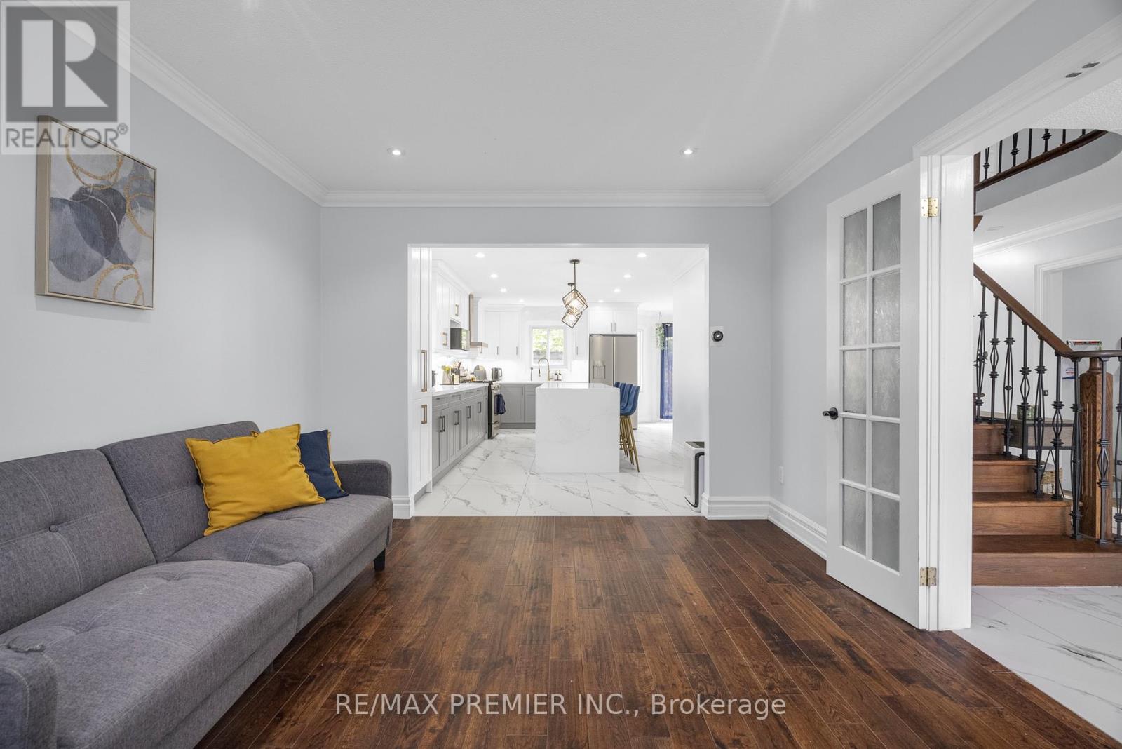 Photo 13 of 59 Glenabbey Drive, Clarington ON