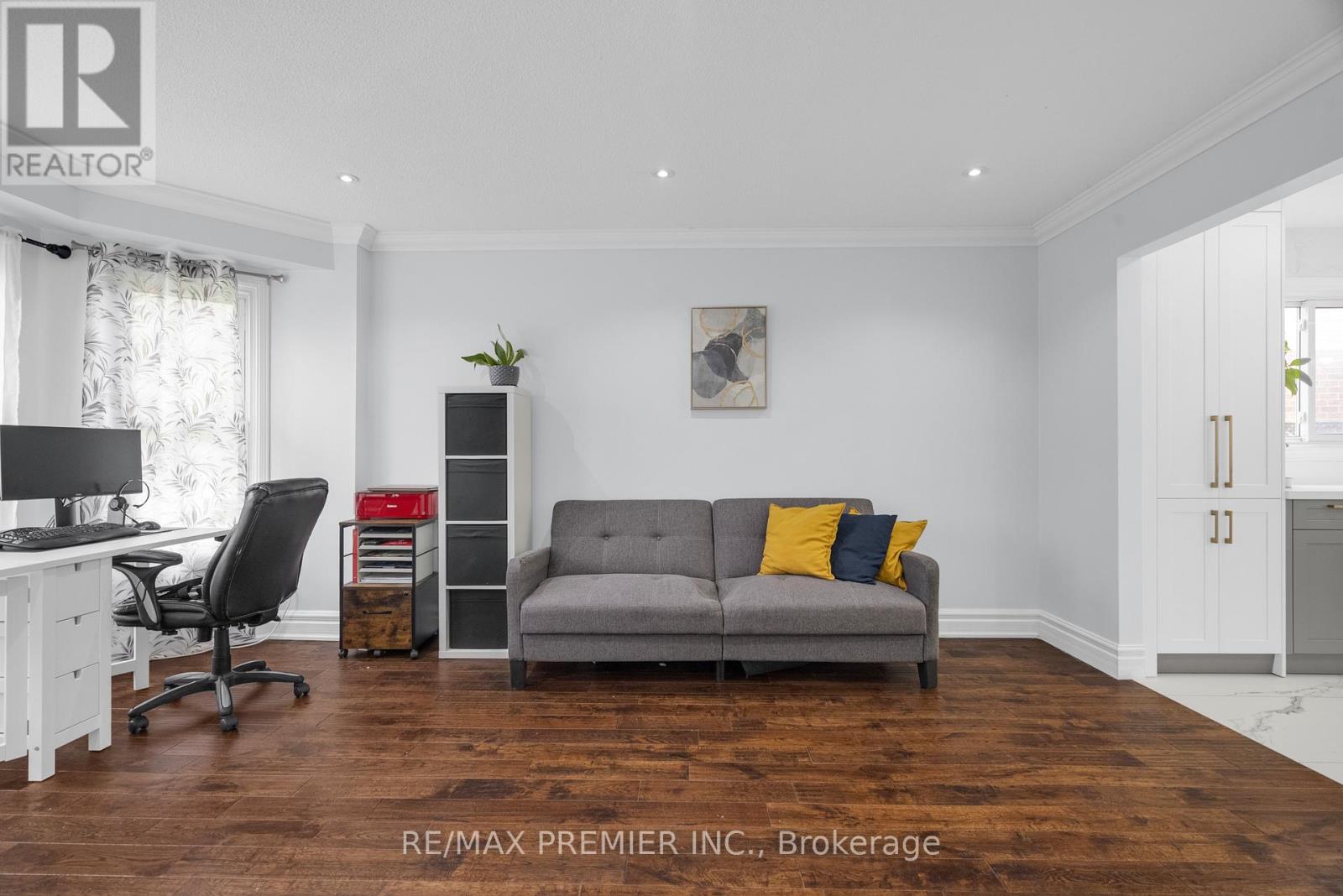 Photo 43 of 59 Glenabbey Drive, Clarington ON