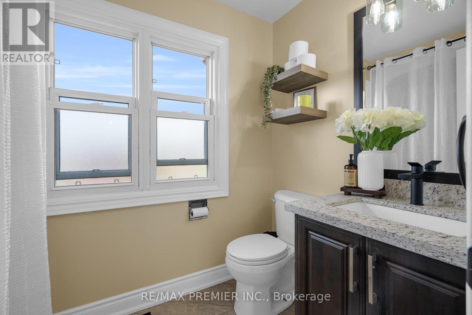 Photo 41 of 59 Glenabbey Drive, Clarington ON
