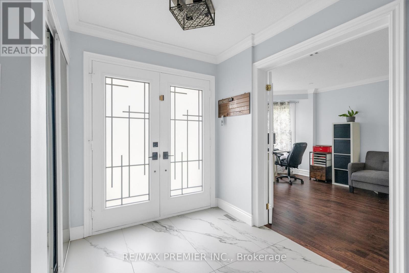 Photo 20 of 59 Glenabbey Drive, Clarington ON