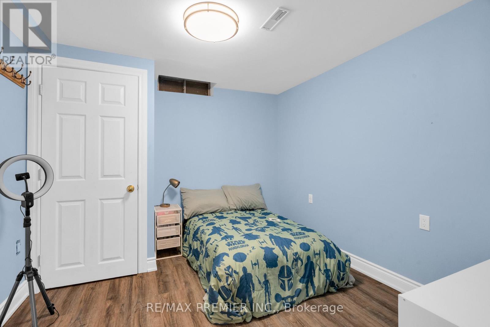 Photo 26 of 59 Glenabbey Drive, Clarington ON