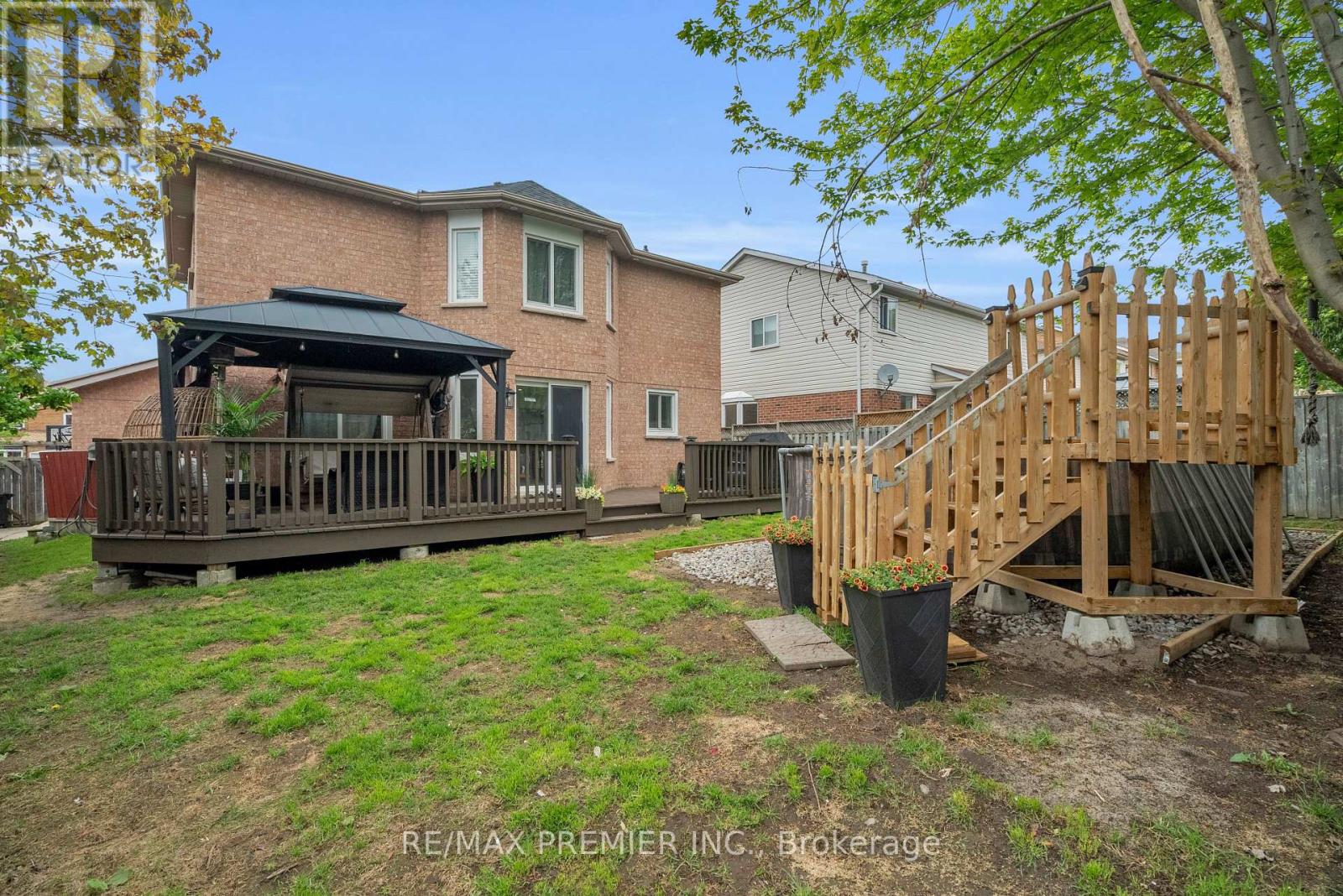 Photo 14 of 59 Glenabbey Drive, Clarington ON